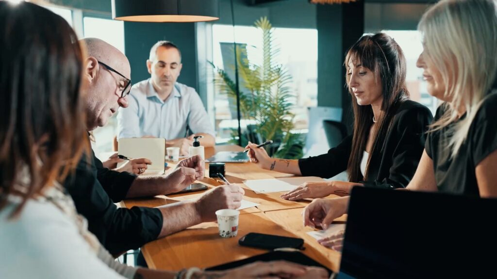 Riunione del team Robeus Cosmetics, produzione corporate Wstudio